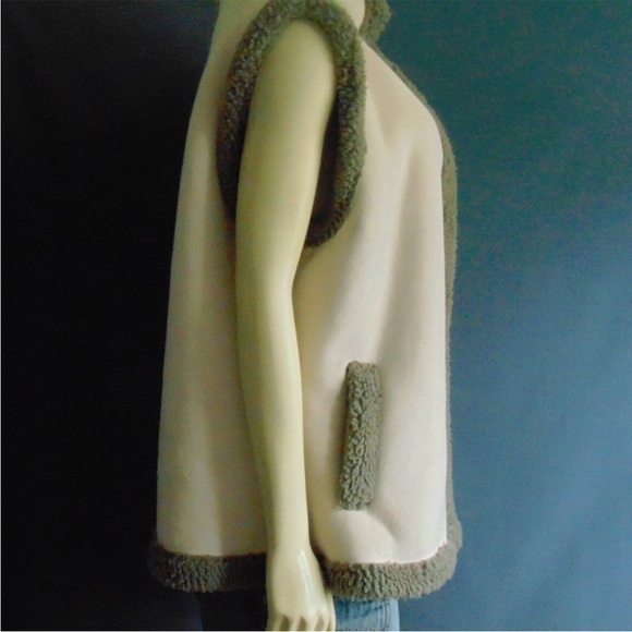 👔😀Anthropologie - Akemi + Kin Ivory Faux Suede Shearling Vest - One Size - Picture 6 of 11